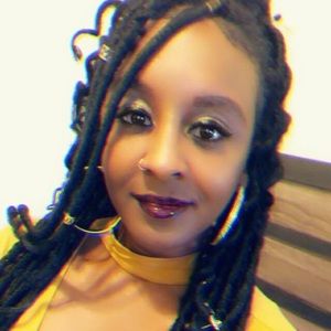 Meet your Posher, Adrienne